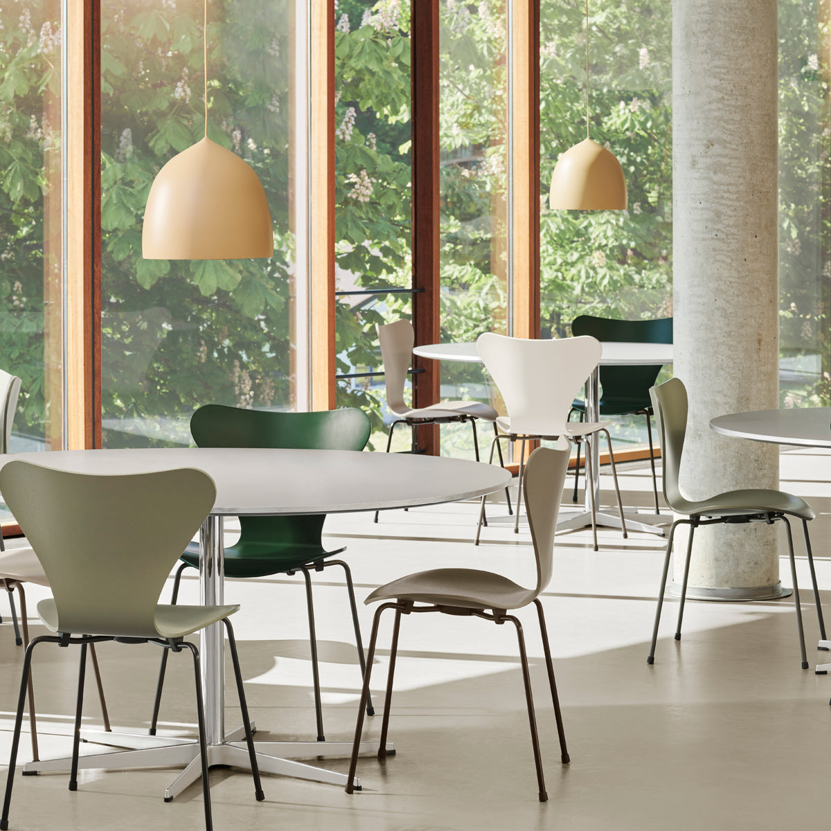 Suspence Pendant by Fritz Hansen, showing suspence pendants in live shot.