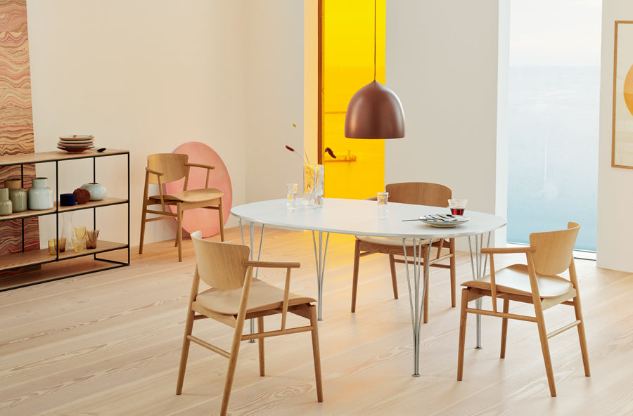 Suspence Pendant by Fritz Hansen, showing suspence pendant in live shot.