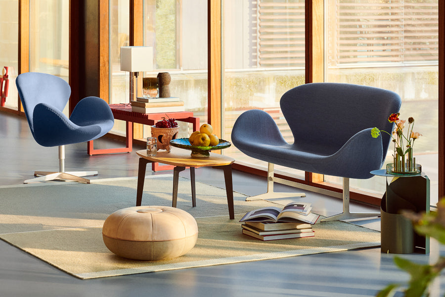 Swan Sofa by Fritz Hansen, showing swan sofa in live shot.