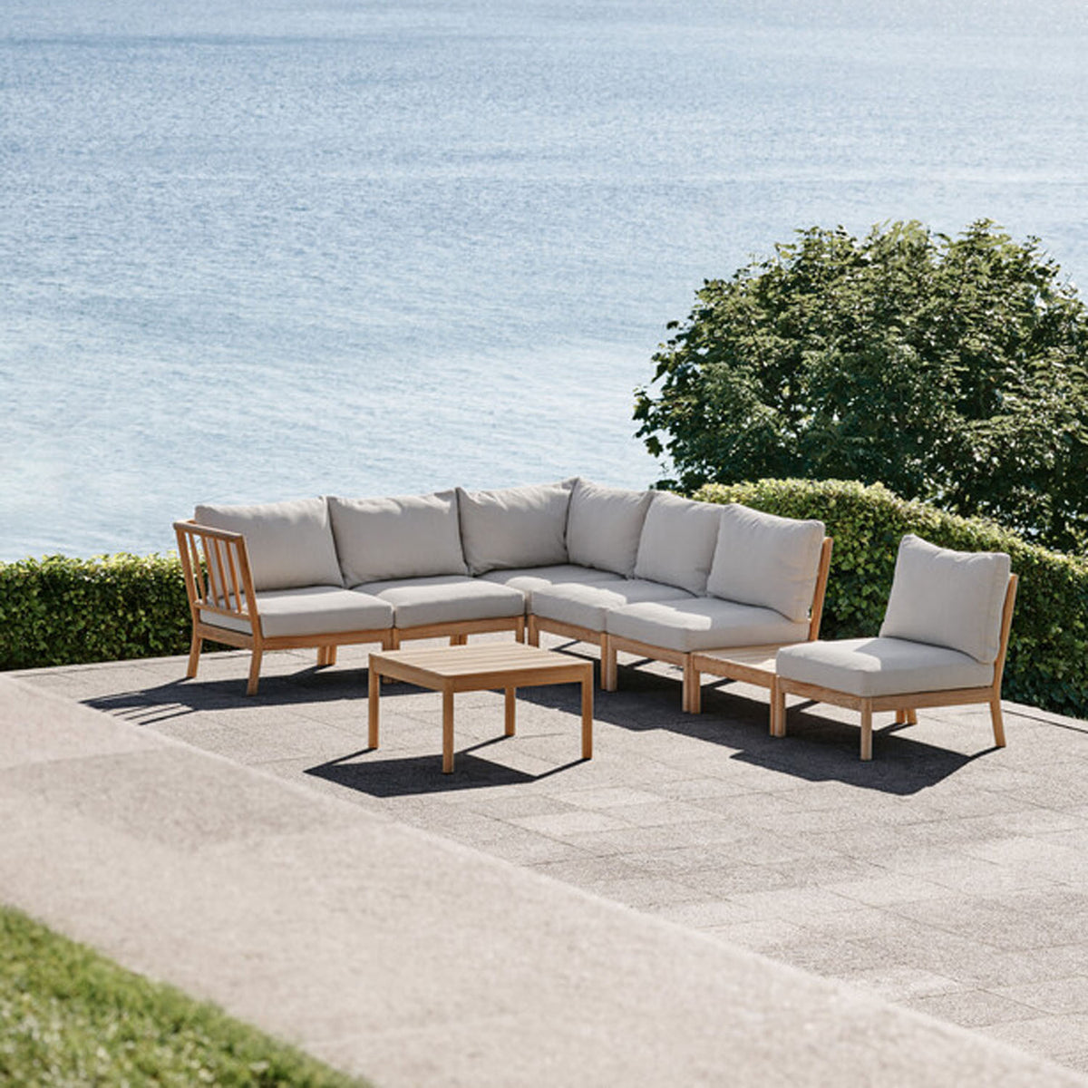 Tradition End Module by Skagerak, showing tradition end module in live shot.