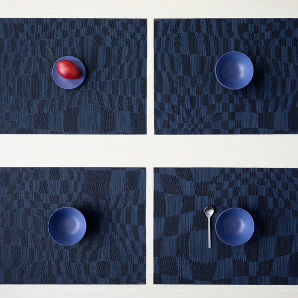 Warp Placemat by Chilewich, showing closeup view of warp placemats in live shot.