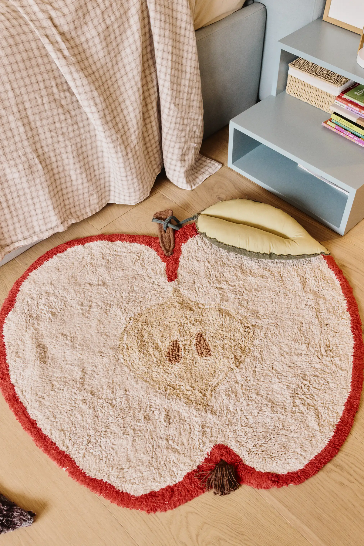 Washable Rug Apple by Lorena Canals