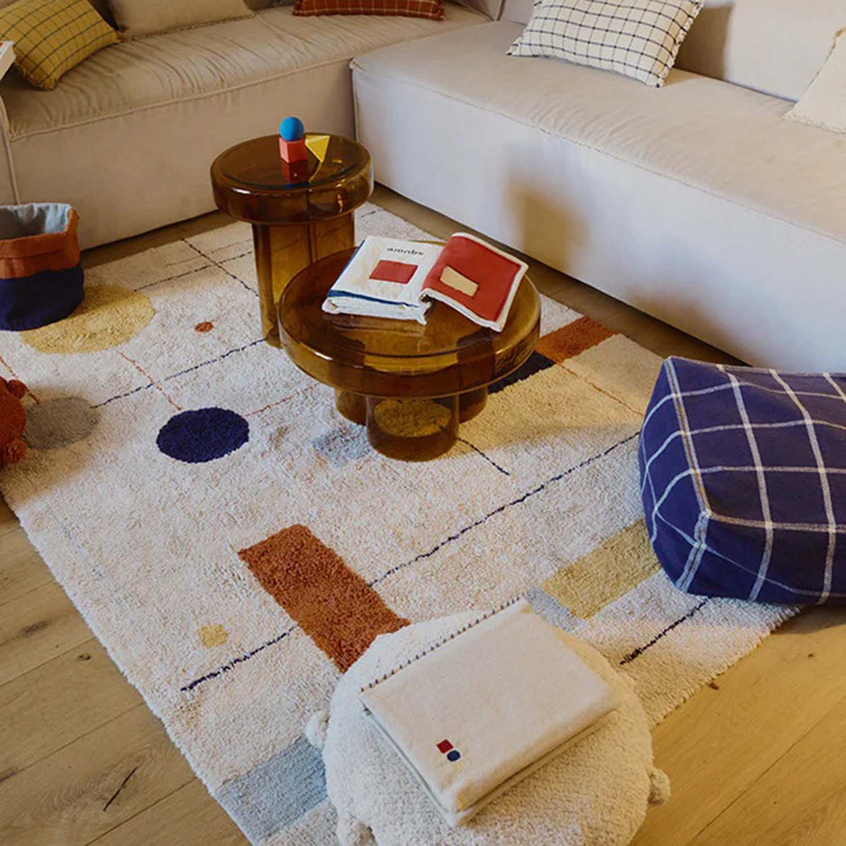 Washable Rug Geometrical Shapes by Lorena Canals, showing washable rug geometrical shapes in live shot.