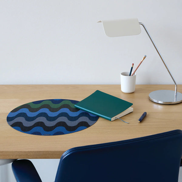 Wiggle Placemat by Chilewich, showing wiggle placemat in live shot.