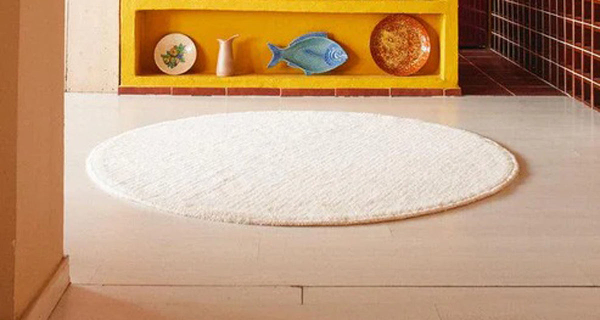 Silhouettes Woolable Rug by Lorena Canals, showing silhouettes woolable rug in live shot.