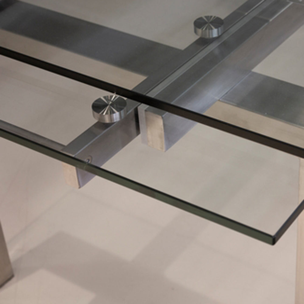 Cantro Extending Dining Table by Mobital, showing closeup view of cantro extending dining table.