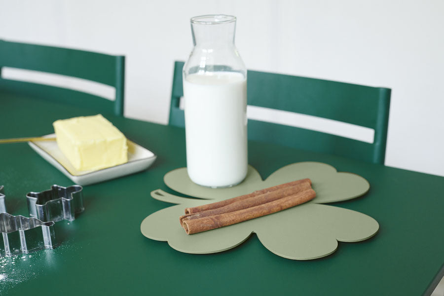 Trefle Trivet by Fermob, showing trefle trivet in live shot.