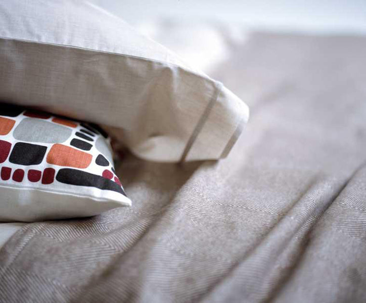 Harry Cotton Blankets by Area, showing silver blanket in live shot.