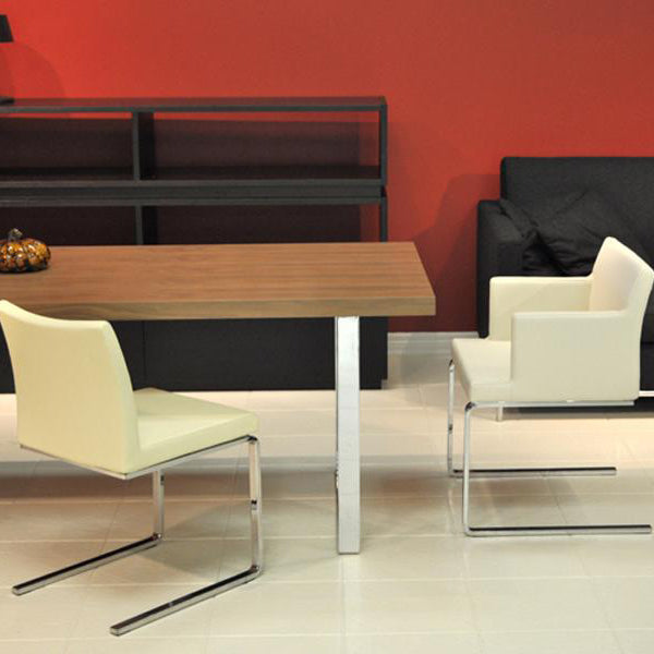Aria Flat Chair by SohoConcept, showing flat chairs with table in live shot.