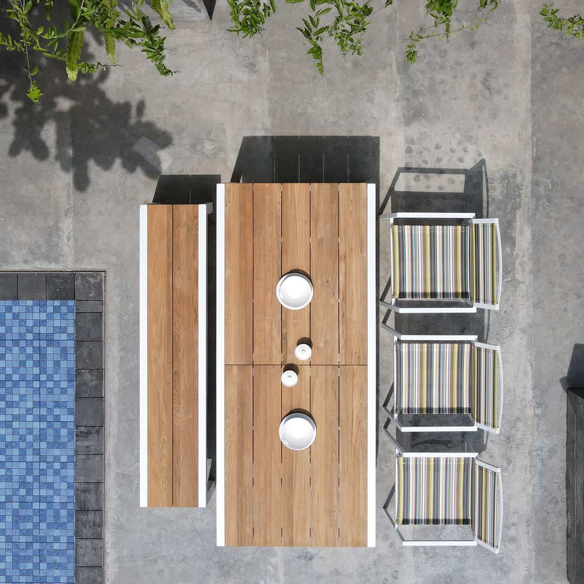 Baia Teak Aluminum Bench by Mamagreen, showing baia teak aluminum bench in live shot.