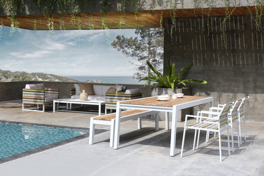 Baia Teak Aluminum Bench by Mamagreen, showing baia teak aluminum bench in live shot.