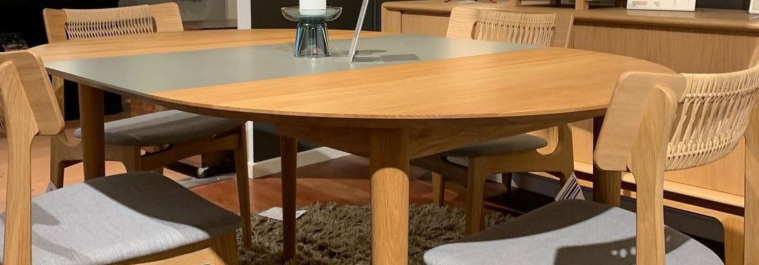 BPS Table No. 119 by Bernh. Pedersen & Son, showing bps table no. 119 in live shot.