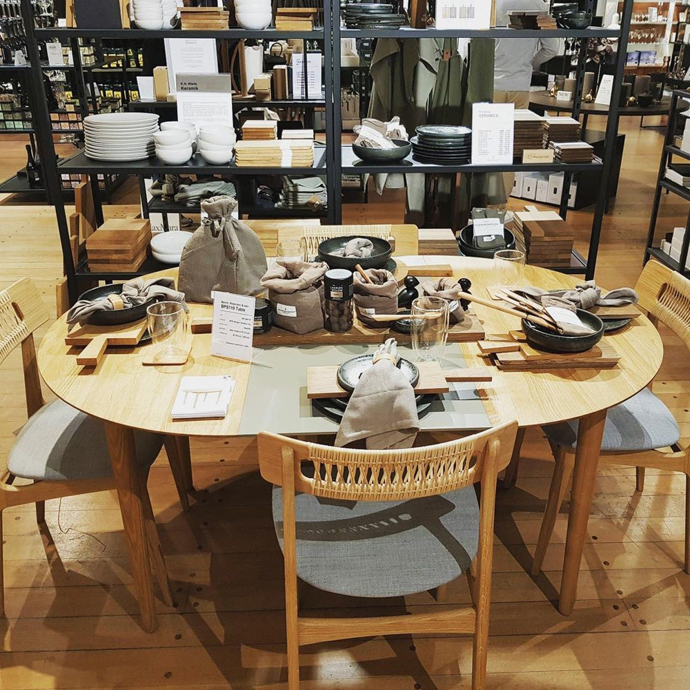 BPS Table No. 119 by Bernh. Pedersen & Son, showing bps table no. 119 in live shot.
