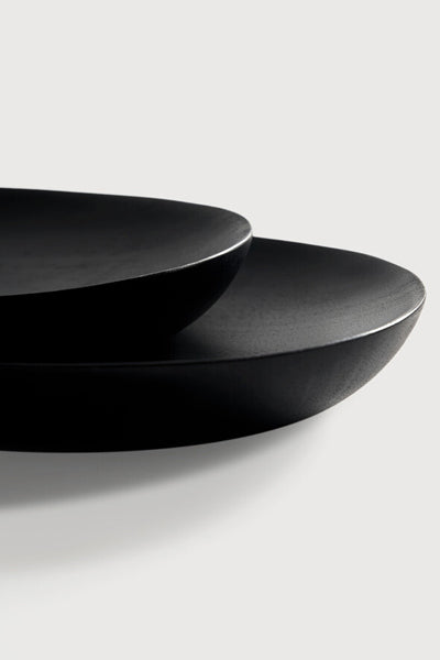 Thin Oval Boards (set of 2) by Ethnicraft, showing closeup view of oval boards.