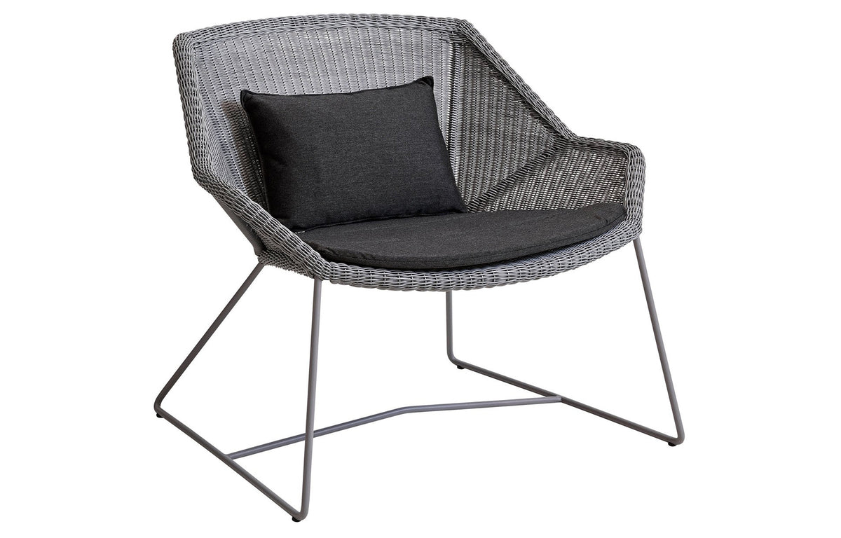 Breeze Lounge Chair by Cane-Line - Light Grey Fiber Weave, Black Natte Cushion Set.