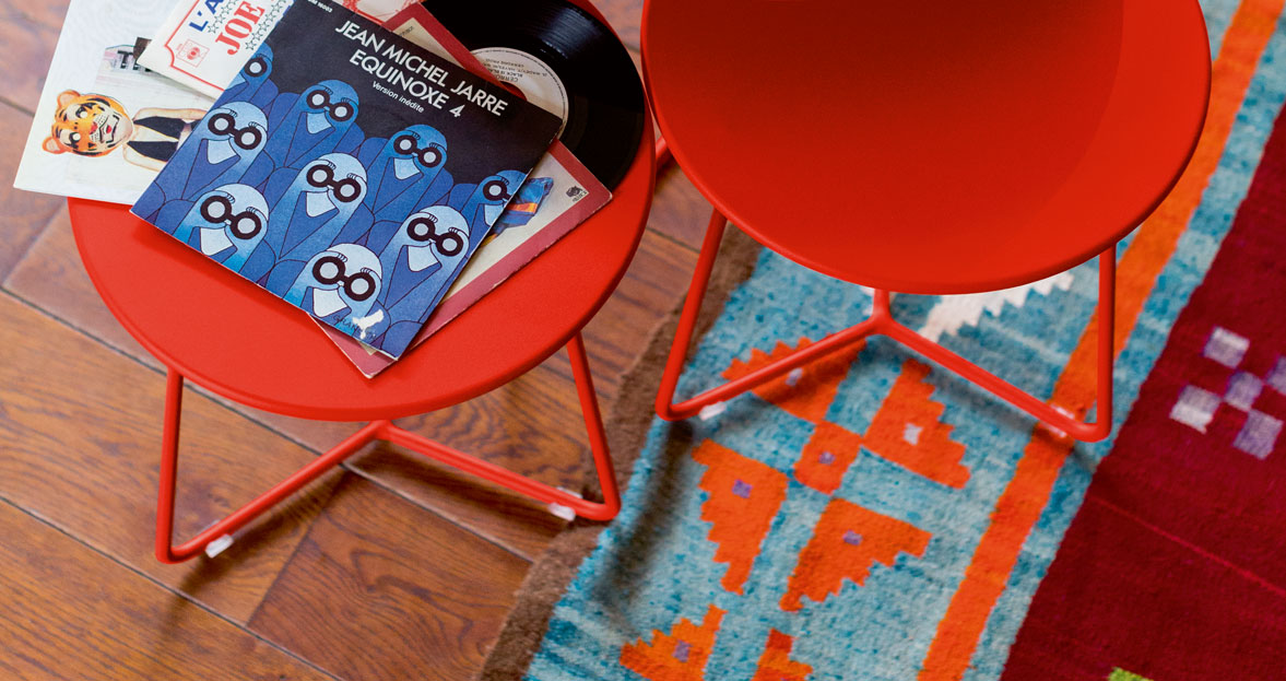 Cocotte Small Side Table by Fermob, showing top view of small side table in the live shot.