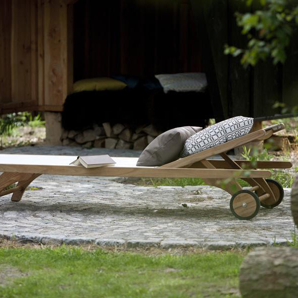 Columbus Sunbed By Skagerak, showing columbus sunbed in live shot.