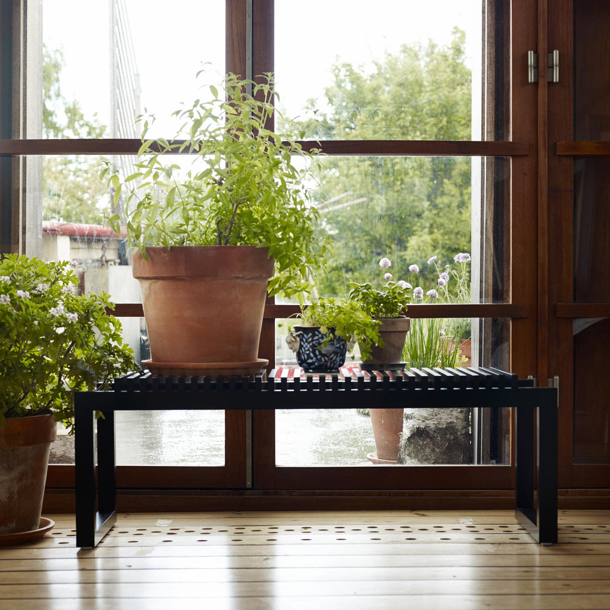 Cutter Bench by Skagerak, showing cutter bench in live shot.
