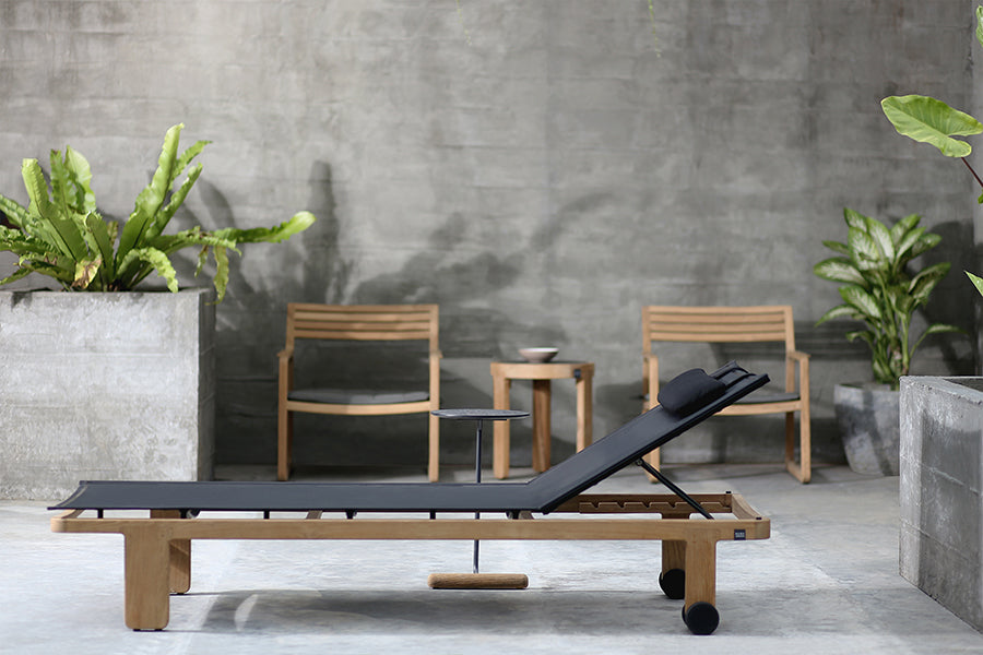 Daisy C Table by Mamagreen, showing daisy c table in live shot.