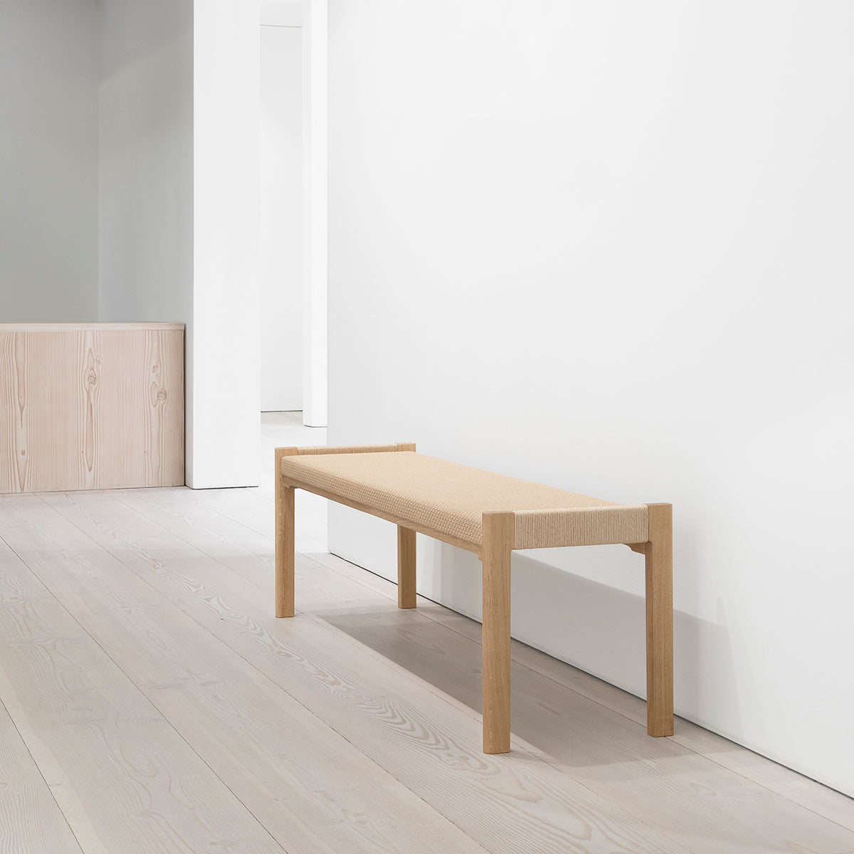 Detalji Bench by Nikari, showing detalji bench in live shot.
