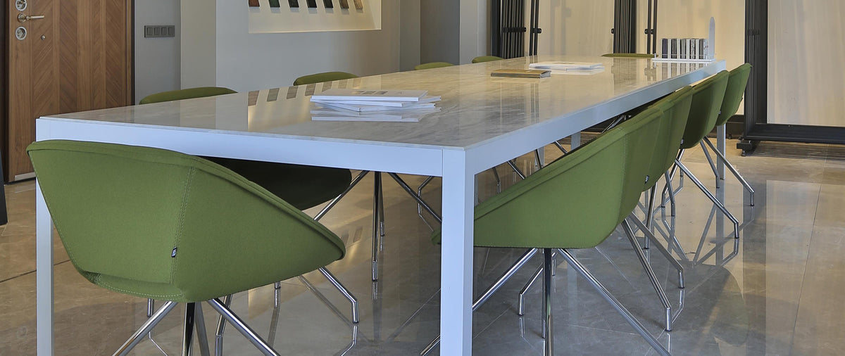 Elusive Table by B&T, showing elusive table in live shot.