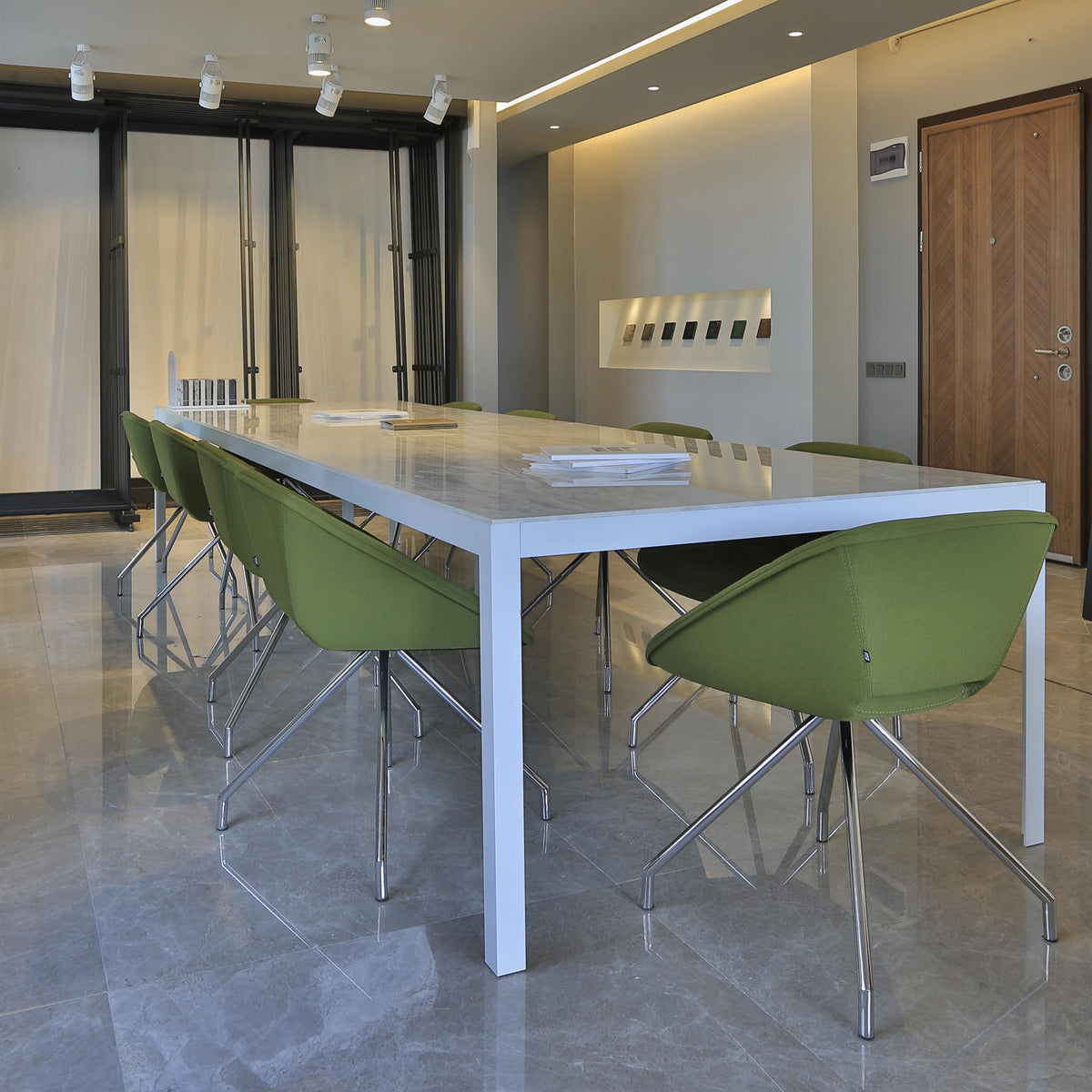 Elusive Table – B&T – Viesso