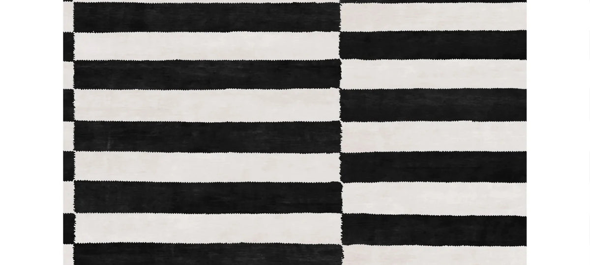 Enamonzo EO150 Rug by Second Studio, showing closuep view of enamonzo eo150 rug by second studio in black & off white.