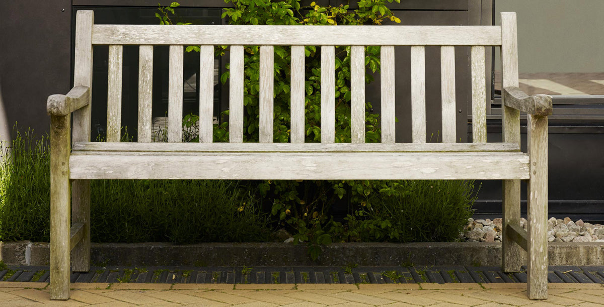 England Bench by Skagerak, showing england bench in live shot.