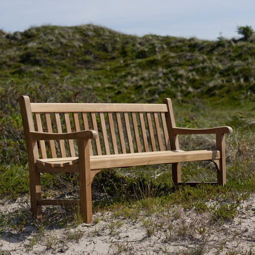 England Bench by Skagerak, showing england bench in live shot.