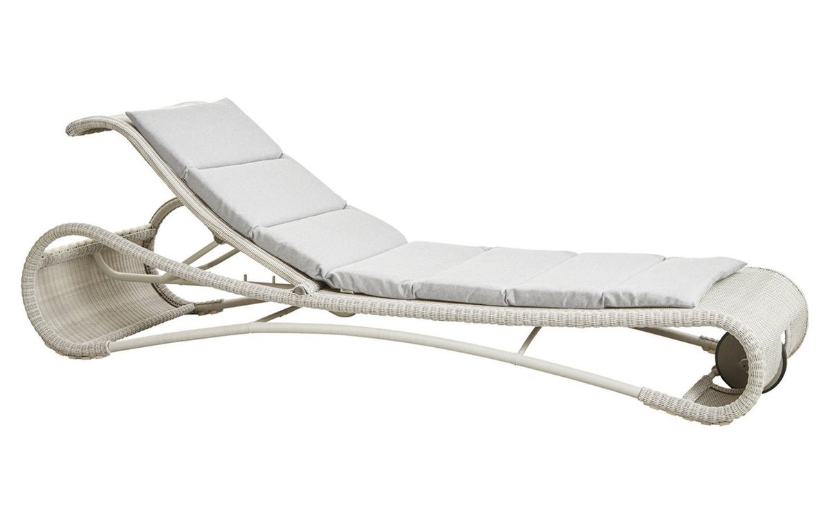 Escape Sunbed by Cane-Line - White Grey Fiber Weave, Light Grey Natte Cushion w/QuickDry & Airflow System.
