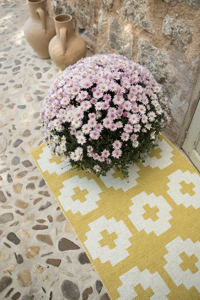 Flower Soft Plastic Rug by Brita, showing of flower soft plastic rug in the live shot.