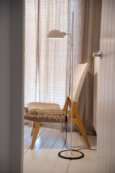 Funiculi Floor Lamp by Marset, showing funiculi floor lamp in live shot.