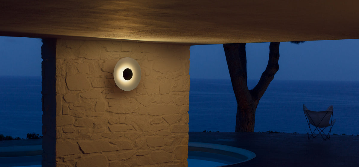 Ginger 15C/20C IP65 LED Outdoor Wall/Ceiling Light by Marset, showing ginger 15c/20c ip65 led outdoor wall/ceiling light in live shot.