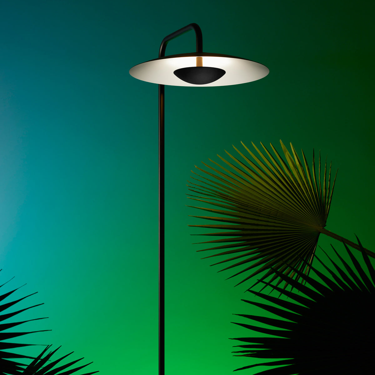 Ginger 60 Lamppost Outdoor Light by Marset, showing closeup view of ginger 60 lamppost outdoor light in live shot.