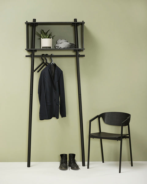 Illusion Hanger by Woud, showing hangers in live shot.