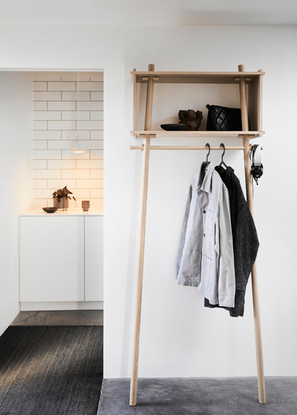 Illusion Hanger by Woud, showing hangers in live shot.