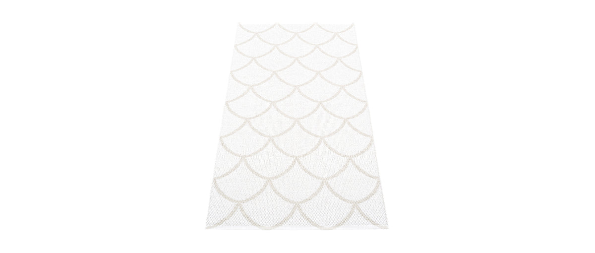 Kotte Fossil Grey & White Runner Rug by Pappelina, showing back view of kotte fossil grey & white runner rug in 28" x 59".