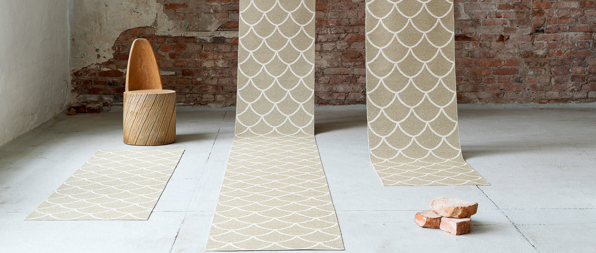 Kotte Sand & Vanilla Runner Rug by Pappelina, showing of kotte sand & vanilla runner rug in live shot.