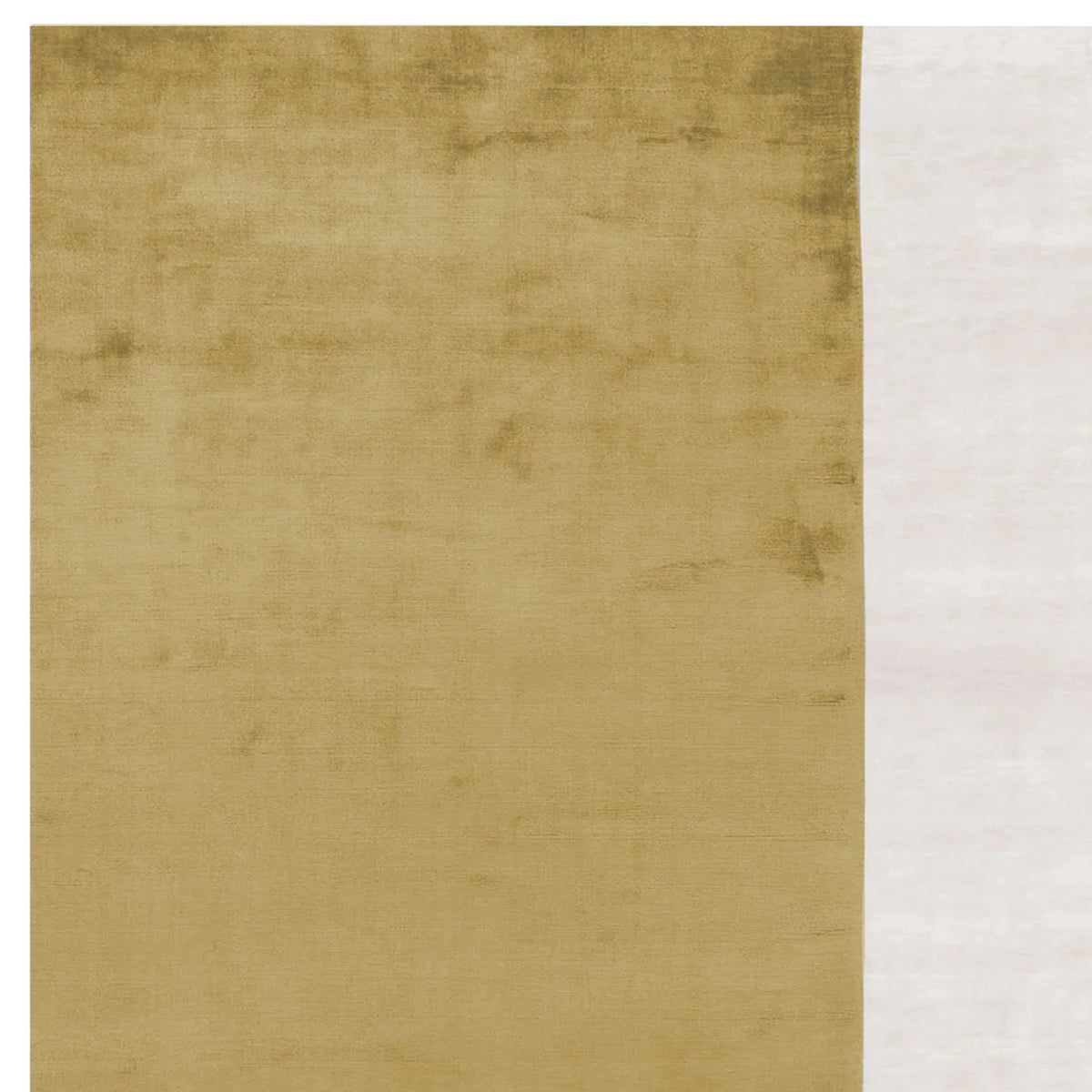 La Thuile LE100 Rug by Second Studio, showing closeup view of la thuile le100 rug by second studio in cream & gold.