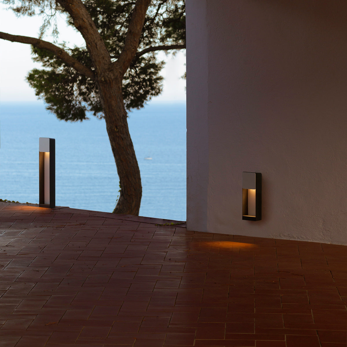 Lab B Bollard Outdoor Light by Marset, showing lab b bollard outdoor light in live shot.