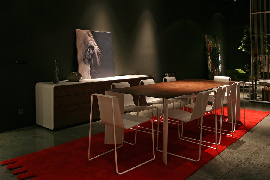 Manu Table by B&T, showing manu table with chairs in live shot.