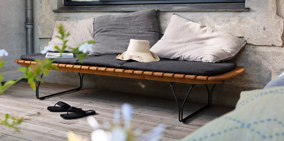 Molo Outdoor 5-Position Sunbed by Houe, showing molo 5-position sunbed in lve shot.