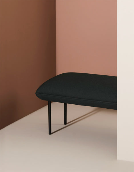 Nakki Bench by Woud, showing closeup view of nakki bench in live shot.