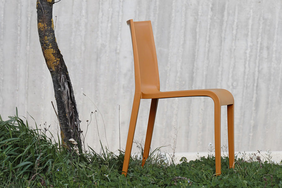 Nassau Chair 533 by SohoConcept, showing nassau chair 533 in live shot.