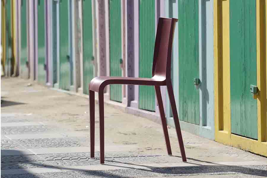 Nassau Chair 533 by SohoConcept, showing nassau chair 533 in live shot.
