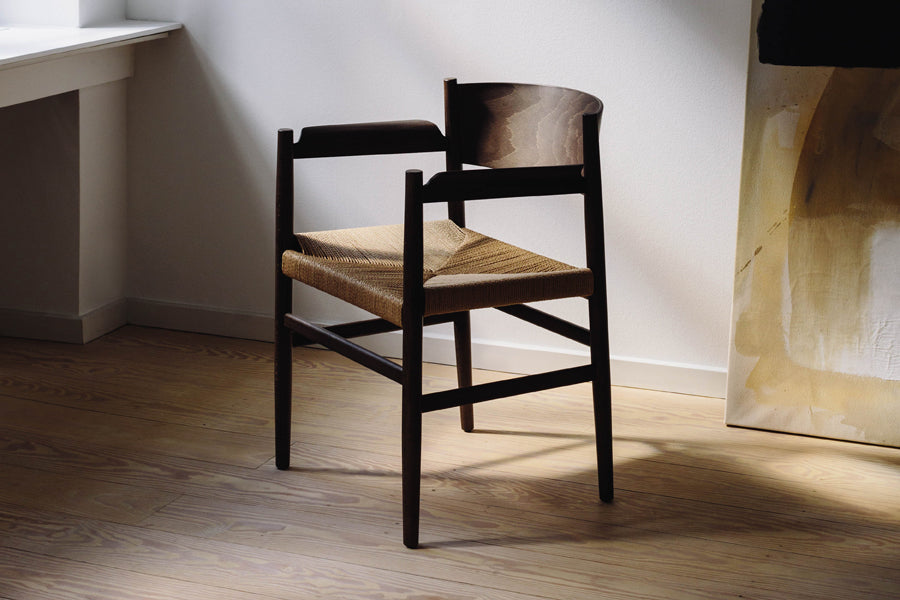 Nestor Chair by Mater, showing nestor chair in live shot.