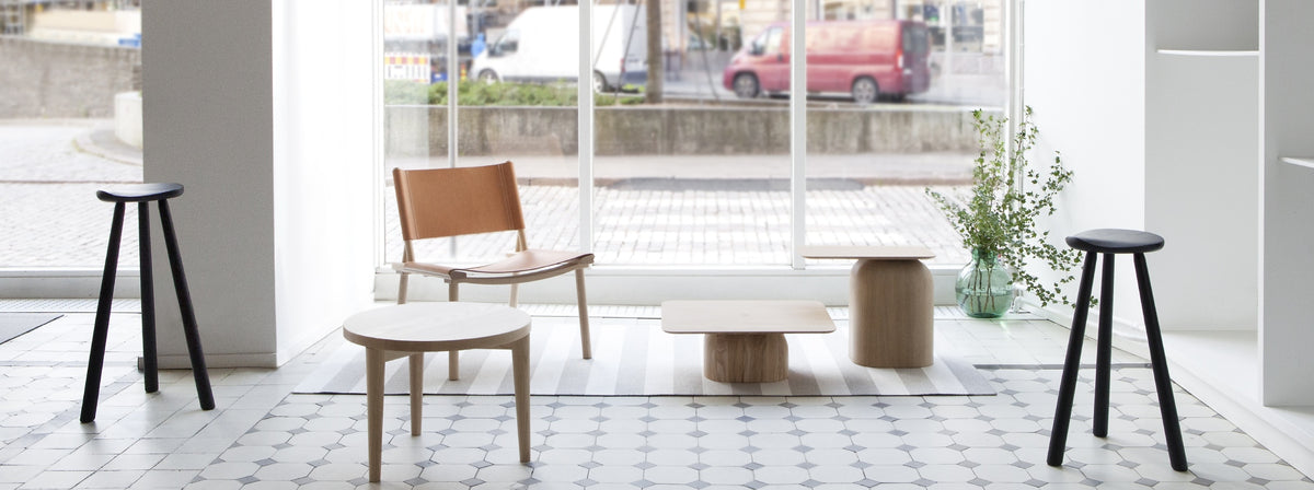 January Table by Nikari, showing january table in live shot.