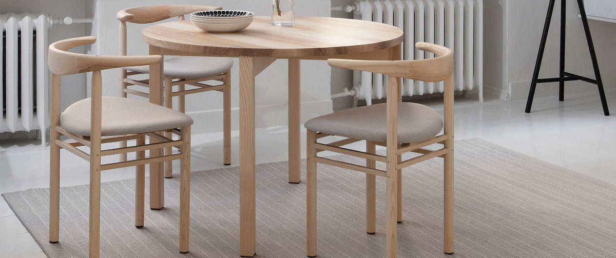 Linea RMT3 Chair by Nikari, showing linea rmt3 chair in live shot.