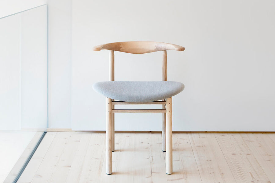 Linea RMT3 Chair by Nikari, showing linea rmt3 chair in live shot.