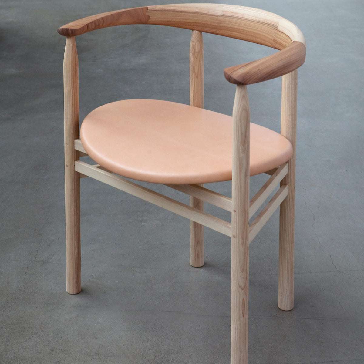 Linea RMT6 Chair by Nikari, showing linea rmt6 chair in live shot.